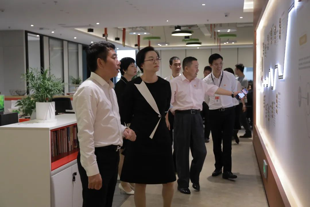 深圳市羅湖區區委組織部、筍崗街道黨工委等領導蒞臨華一世紀指導黨建工作(圖2) image.png