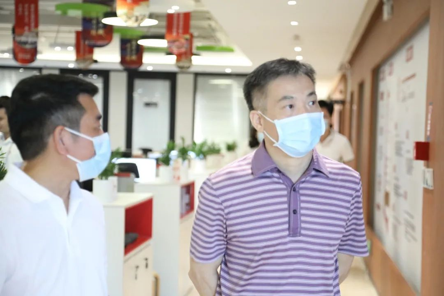 羅湖區大常委會副主任、區總工會主席盧耀明一行蒞臨華一世紀視察工會工作(圖2) image.png