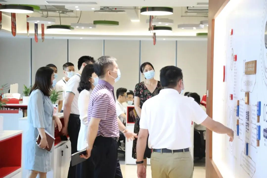 羅湖區大常委會副主任、區總工會主席盧耀明一行蒞臨華一世紀視察工會工作(圖3) image.png